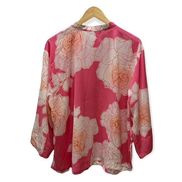 Natori Floral Blouse - Picture 2 of 9